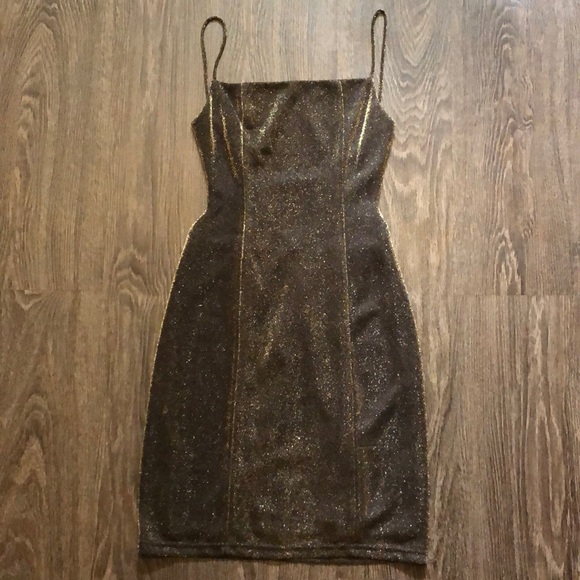 ⭐️HOST PICK⭐️Vintage 90’s metallic gold backless dress - Picture 3 of 12